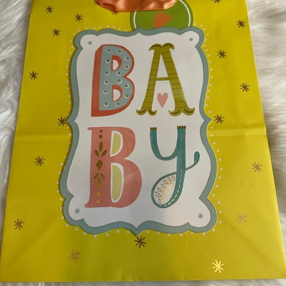🩵5/$8 yellow Baby Gift Bag